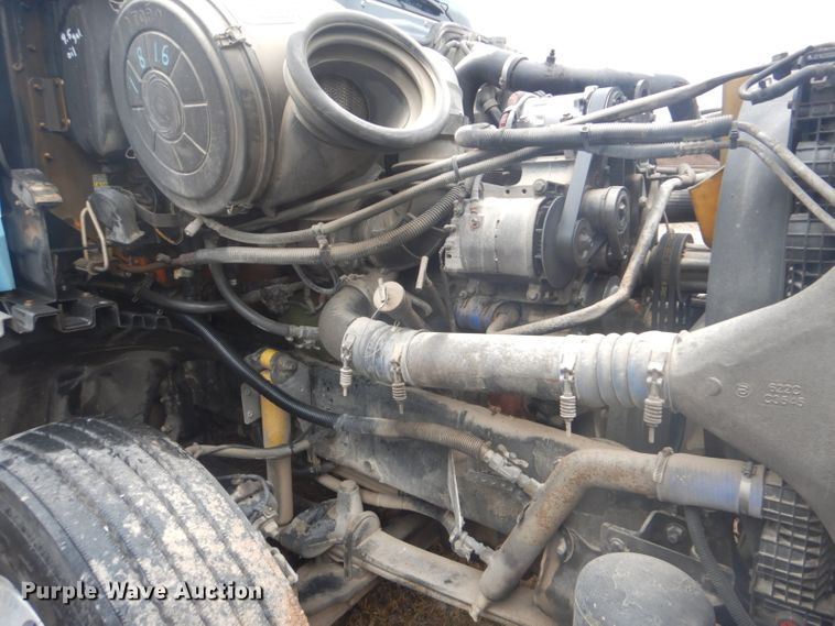 image for item GD9088 2002 Freightliner Columbia semi truck