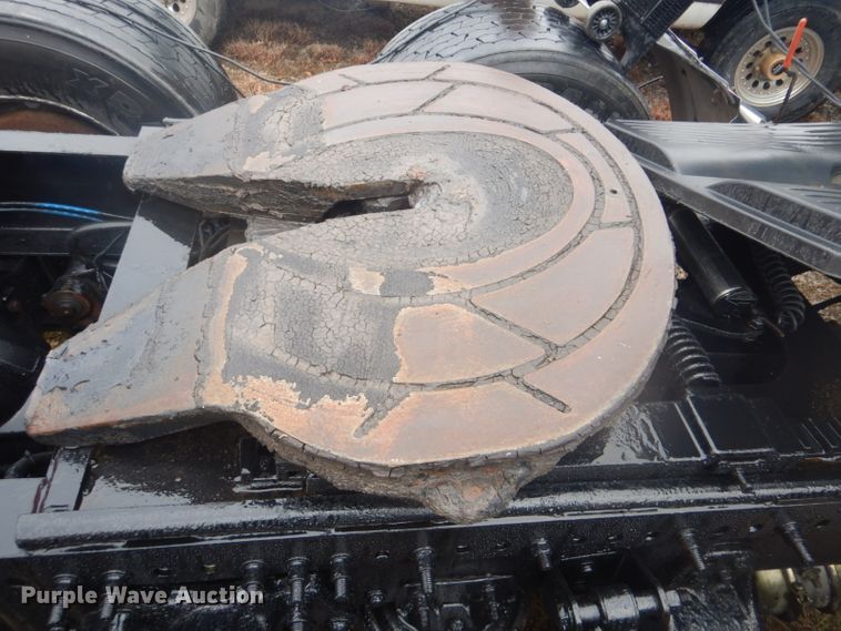 image for item GD9088 2002 Freightliner Columbia semi truck