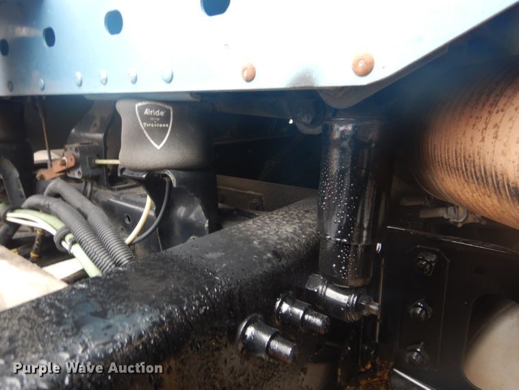 image for item GD9088 2002 Freightliner Columbia semi truck