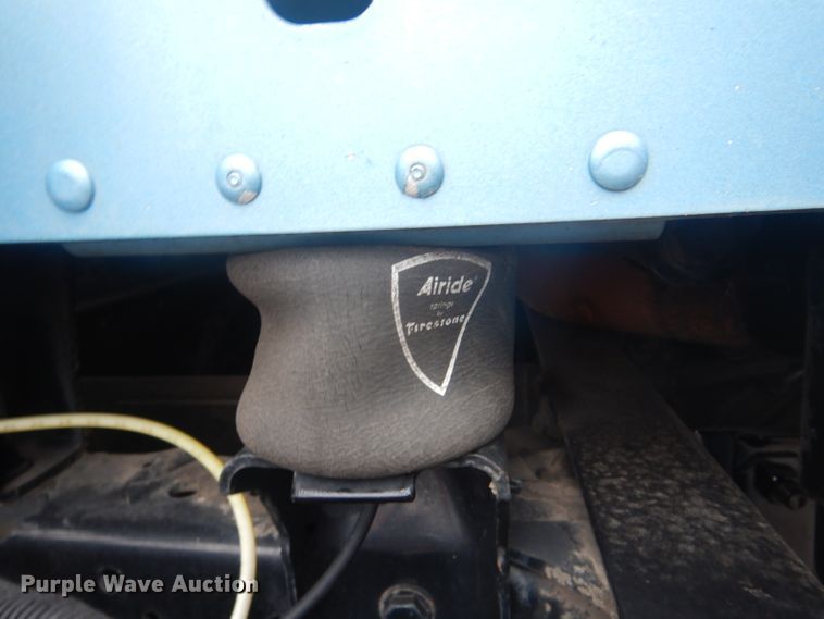 image for item GD9088 2002 Freightliner Columbia semi truck