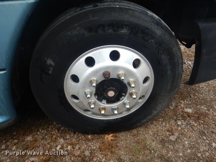 image for item GD9088 2002 Freightliner Columbia semi truck