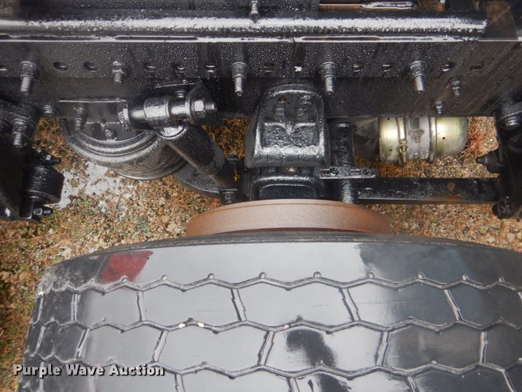 image for item GD9088 2002 Freightliner Columbia semi truck