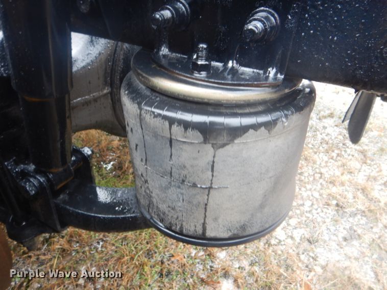 image for item GD9088 2002 Freightliner Columbia semi truck