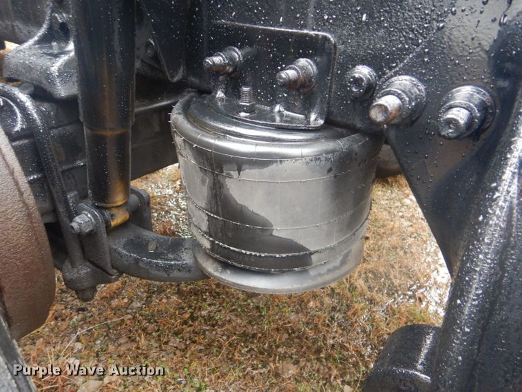 image for item GD9088 2002 Freightliner Columbia semi truck