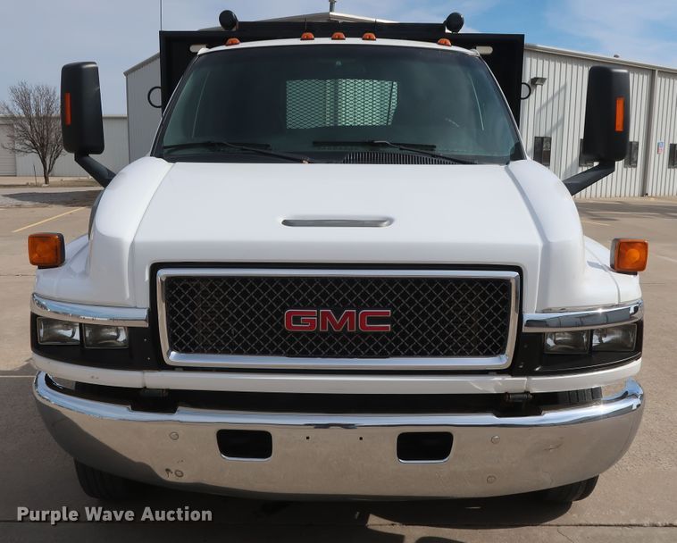 image for item GD9974 2007 GMC C5500 flatbed truck