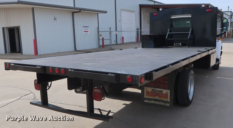 image for item GD9974 2007 GMC C5500 flatbed truck