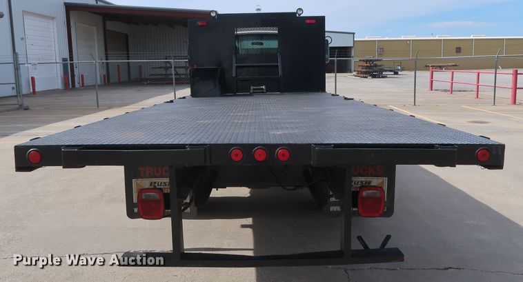 image for item GD9974 2007 GMC C5500 flatbed truck