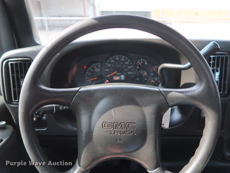 image for item GD9974 2007 GMC C5500 flatbed truck