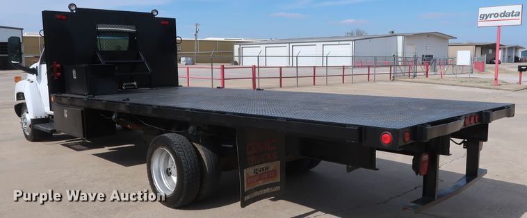 image for item GD9974 2007 GMC C5500 flatbed truck