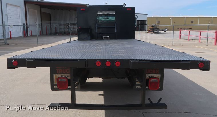 image for item GD9974 2007 GMC C5500 flatbed truck