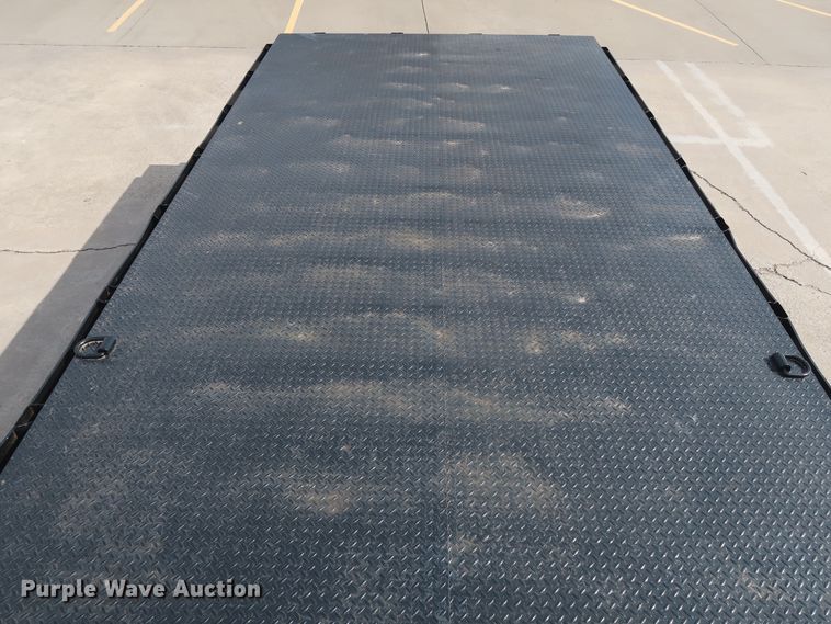 image for item GD9974 2007 GMC C5500 flatbed truck