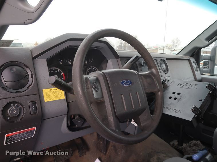 image for item GD9977 2011 Ford F450 Super Duty XL bucket truck