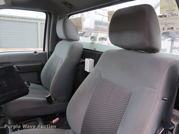 image for item GD9977 2011 Ford F450 Super Duty XL bucket truck