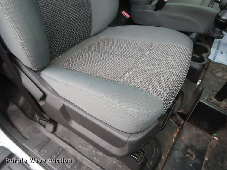 image for item GD9977 2011 Ford F450 Super Duty XL bucket truck