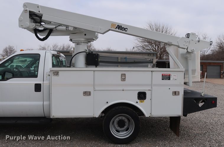 image for item GD9977 2011 Ford F450 Super Duty XL bucket truck