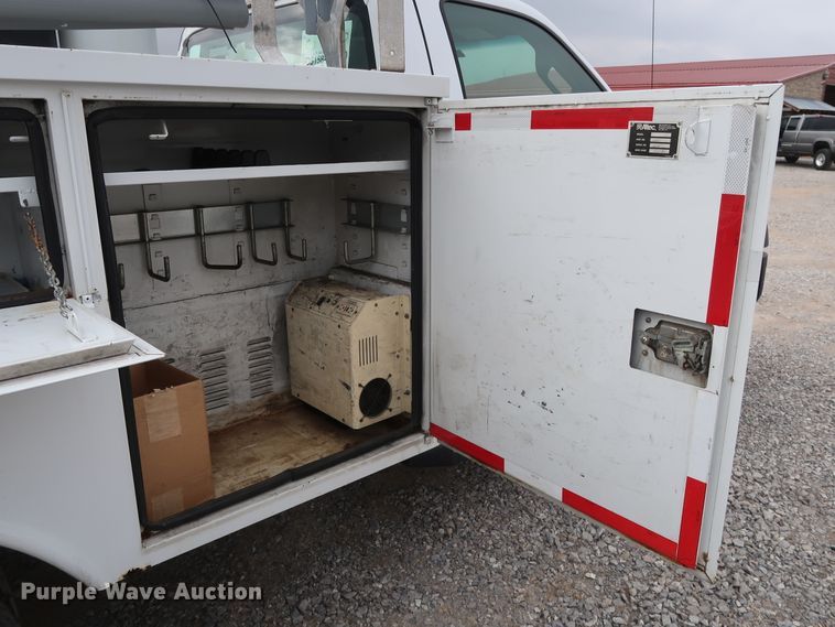 image for item GD9977 2011 Ford F450 Super Duty XL bucket truck