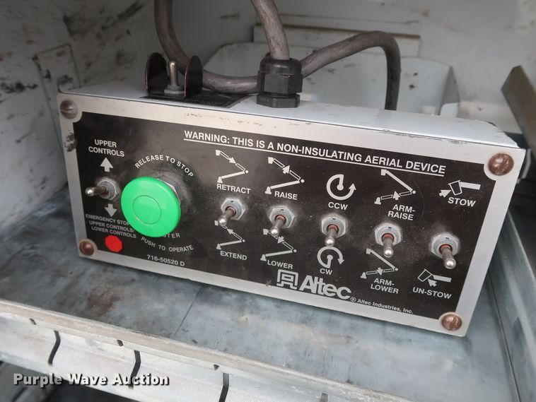 image for item GD9977 2011 Ford F450 Super Duty XL bucket truck