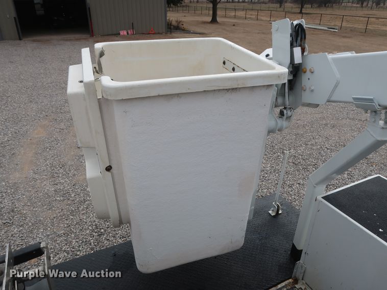 image for item GD9977 2011 Ford F450 Super Duty XL bucket truck