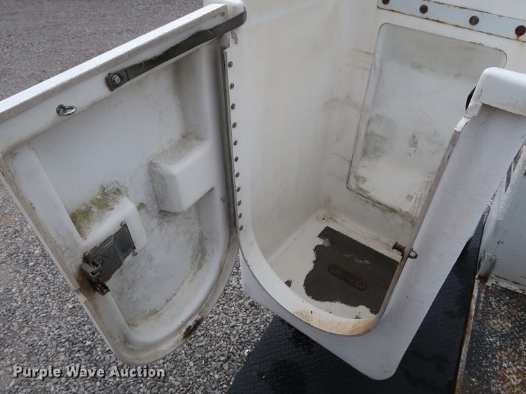 image for item GD9977 2011 Ford F450 Super Duty XL bucket truck