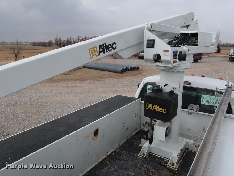 image for item GD9977 2011 Ford F450 Super Duty XL bucket truck