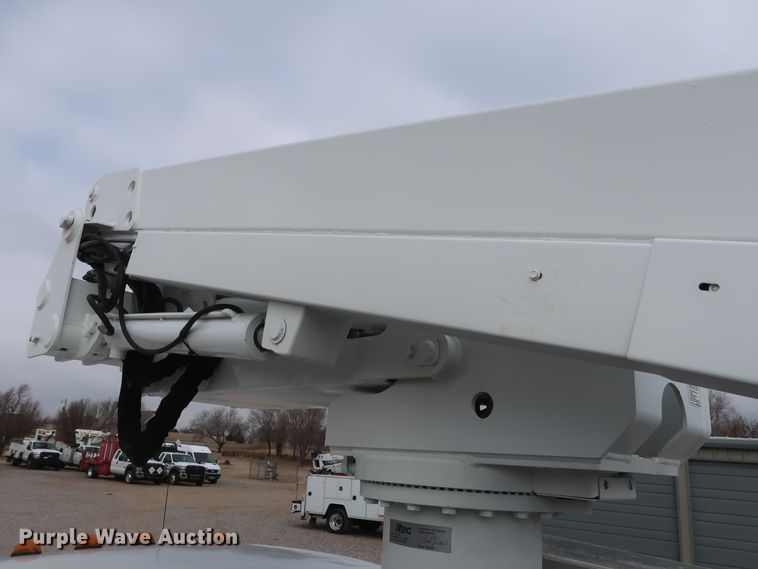 image for item GD9977 2011 Ford F450 Super Duty XL bucket truck