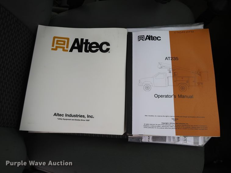 image for item GD9977 2011 Ford F450 Super Duty XL bucket truck