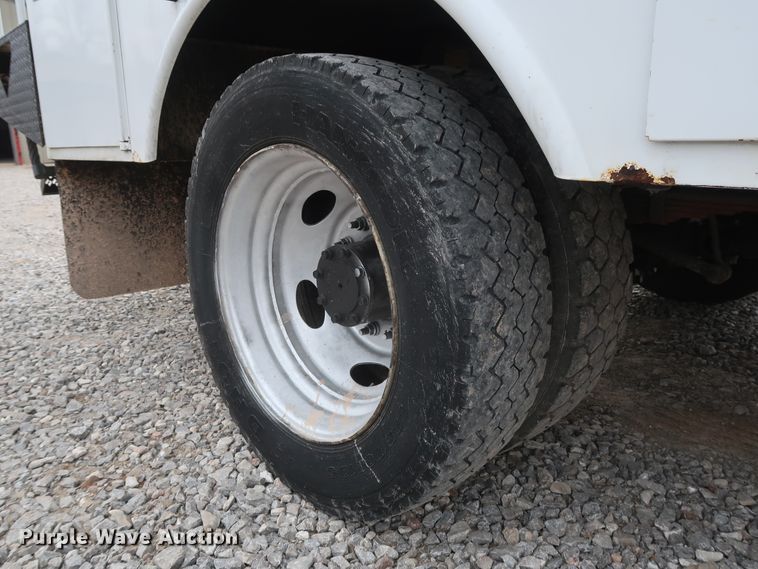 image for item GD9977 2011 Ford F450 Super Duty XL bucket truck