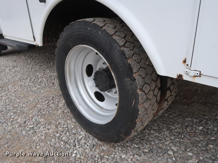 image for item GD9977 2011 Ford F450 Super Duty XL bucket truck