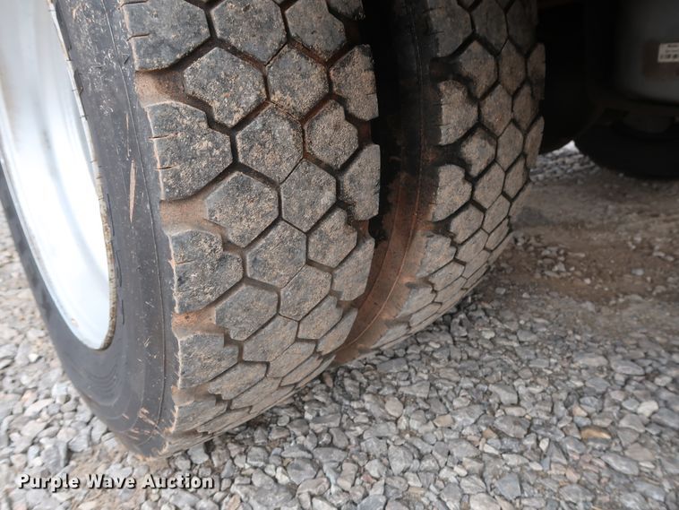 image for item GD9977 2011 Ford F450 Super Duty XL bucket truck