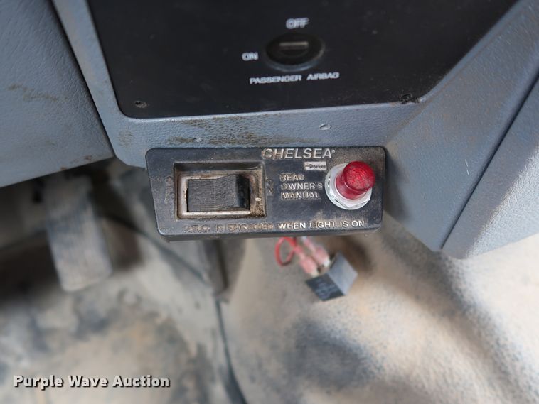 image for item GD9978 2012 Ford F550 Super Duty XL SuperCab flatbed treater truck