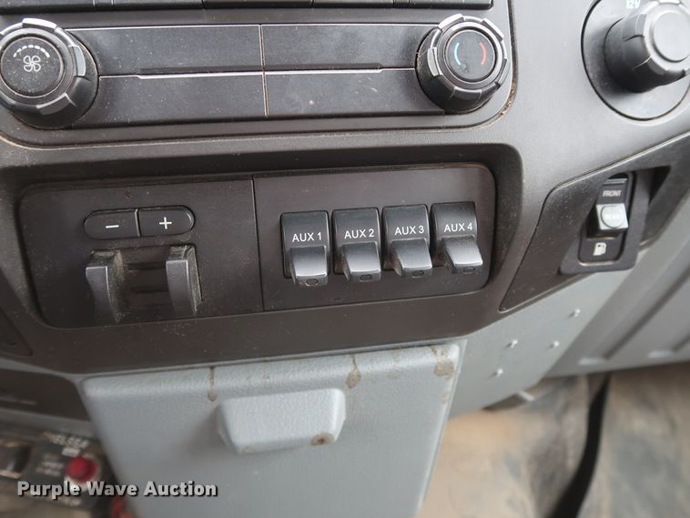 image for item GD9978 2012 Ford F550 Super Duty XL SuperCab flatbed treater truck