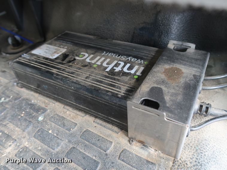 image for item GD9978 2012 Ford F550 Super Duty XL SuperCab flatbed treater truck