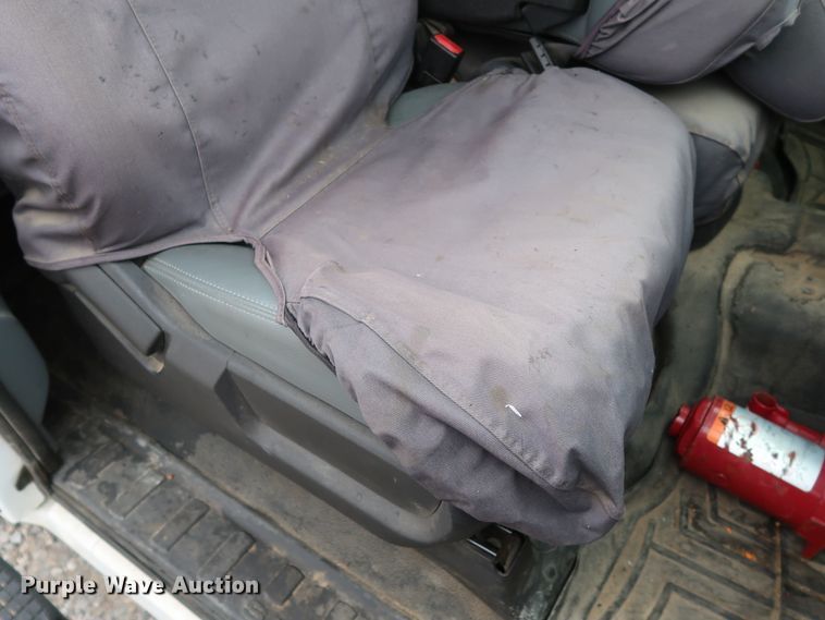 image for item GD9978 2012 Ford F550 Super Duty XL SuperCab flatbed treater truck