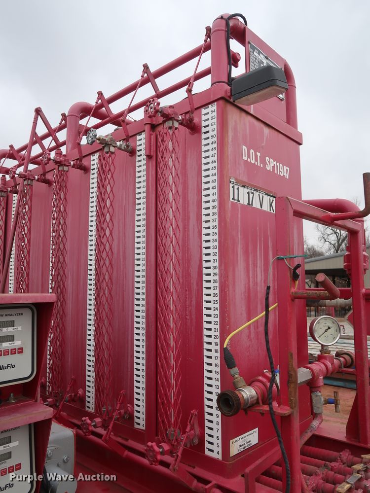 image for item GD9978 2012 Ford F550 Super Duty XL SuperCab flatbed treater truck