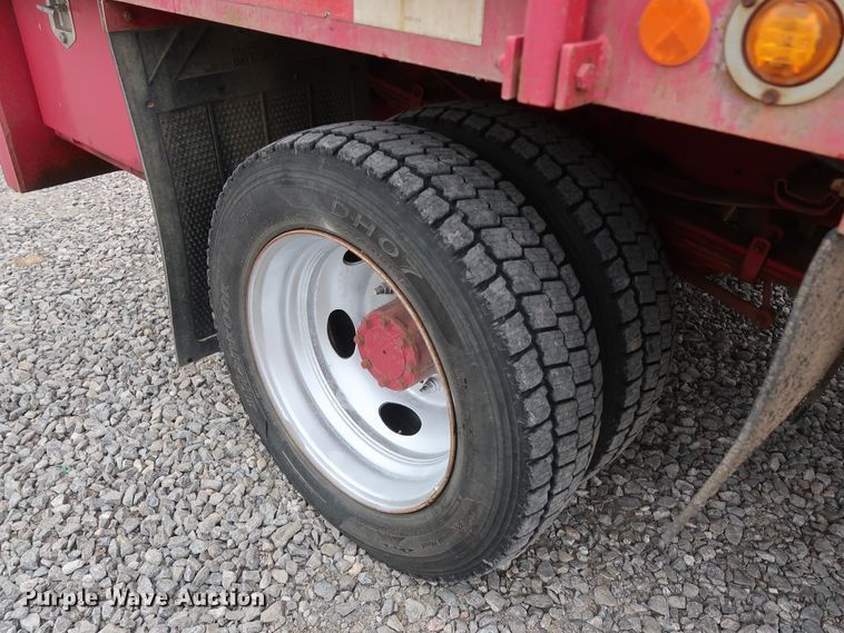 image for item GD9978 2012 Ford F550 Super Duty XL SuperCab flatbed treater truck