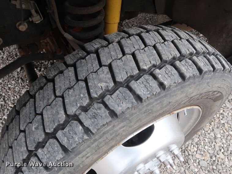 image for item GD9978 2012 Ford F550 Super Duty XL SuperCab flatbed treater truck