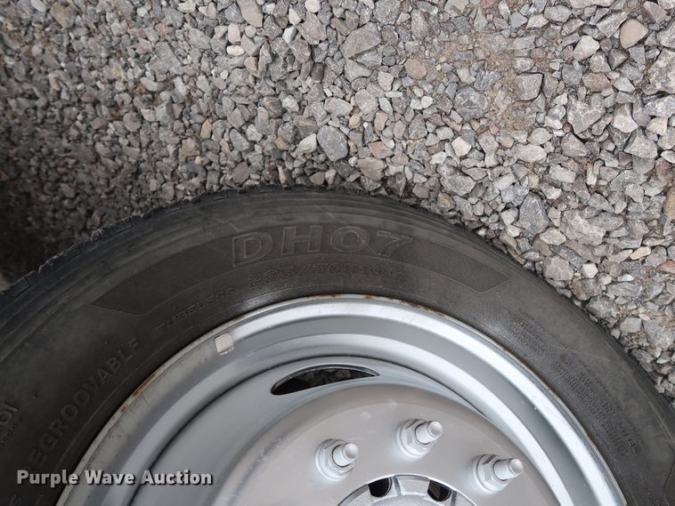 image for item GD9978 2012 Ford F550 Super Duty XL SuperCab flatbed treater truck