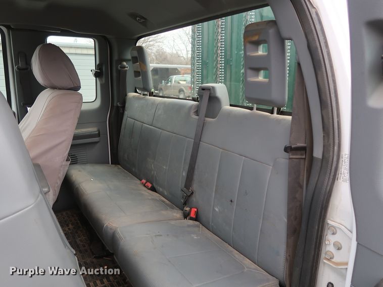 image for item GD9979 2012 Ford F550 Super Duty XL SuperCab flatbed treater truck