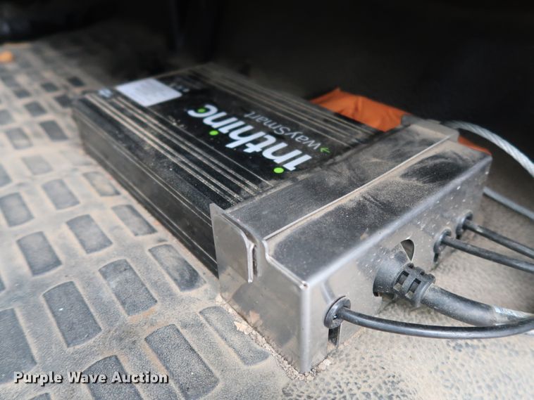 image for item GD9979 2012 Ford F550 Super Duty XL SuperCab flatbed treater truck