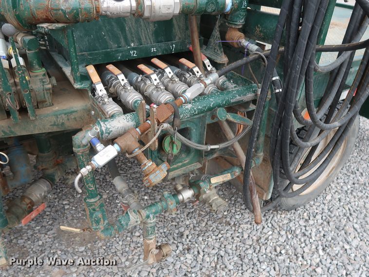 image for item GD9979 2012 Ford F550 Super Duty XL SuperCab flatbed treater truck