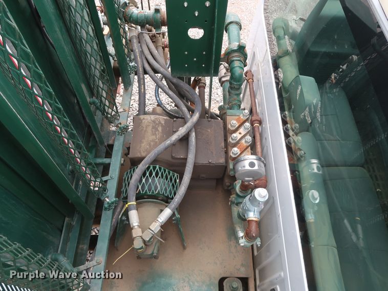 image for item GD9979 2012 Ford F550 Super Duty XL SuperCab flatbed treater truck