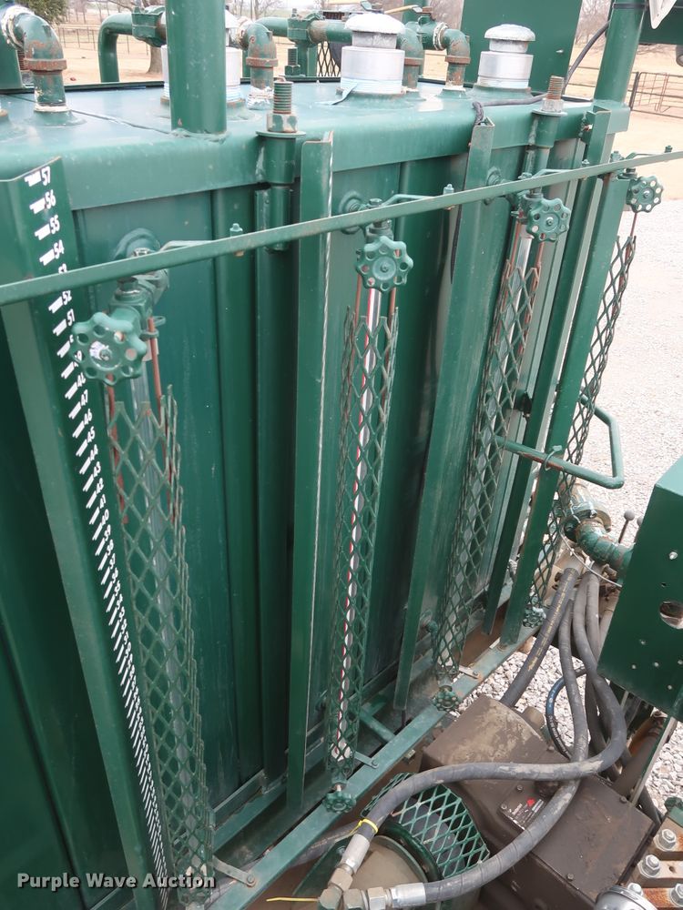 image for item GD9979 2012 Ford F550 Super Duty XL SuperCab flatbed treater truck