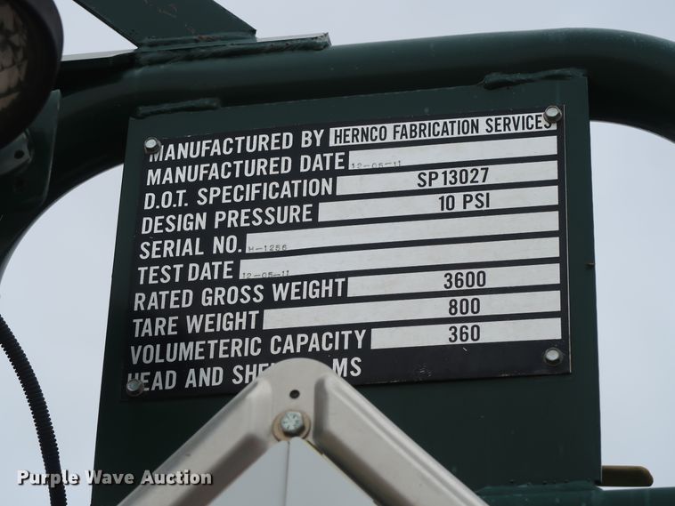 image for item GD9979 2012 Ford F550 Super Duty XL SuperCab flatbed treater truck