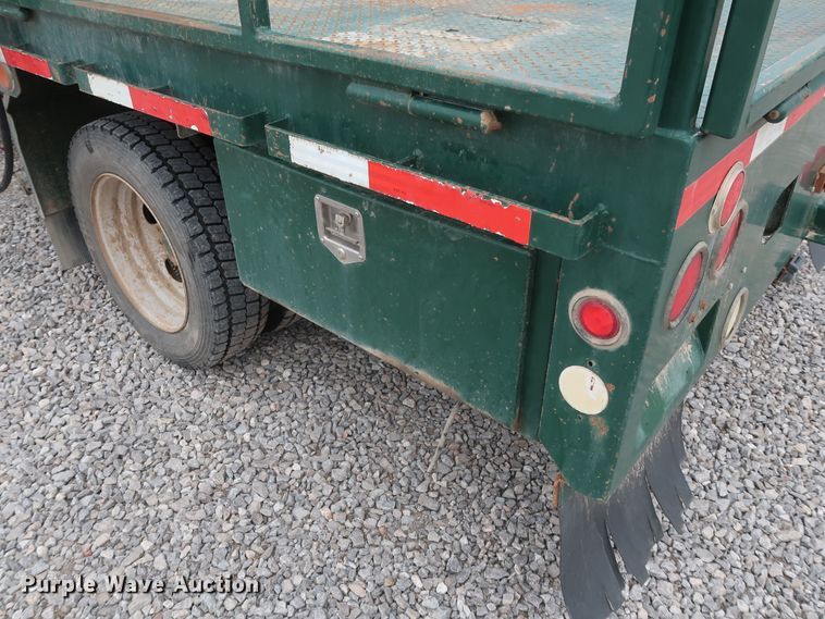 image for item GD9979 2012 Ford F550 Super Duty XL SuperCab flatbed treater truck