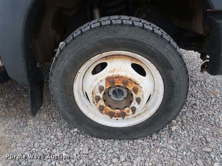 image for item GD9979 2012 Ford F550 Super Duty XL SuperCab flatbed treater truck