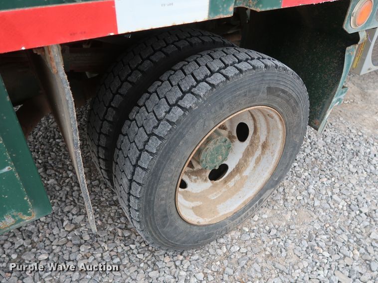 image for item GD9979 2012 Ford F550 Super Duty XL SuperCab flatbed treater truck