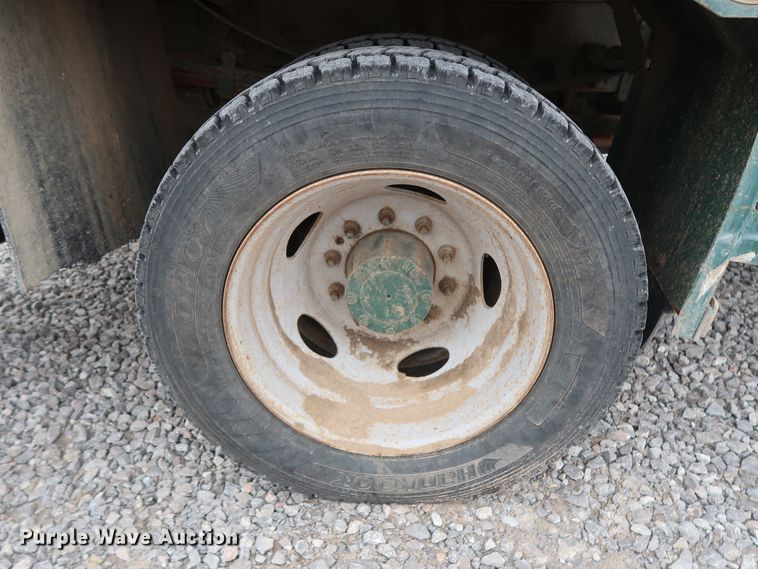 image for item GD9979 2012 Ford F550 Super Duty XL SuperCab flatbed treater truck