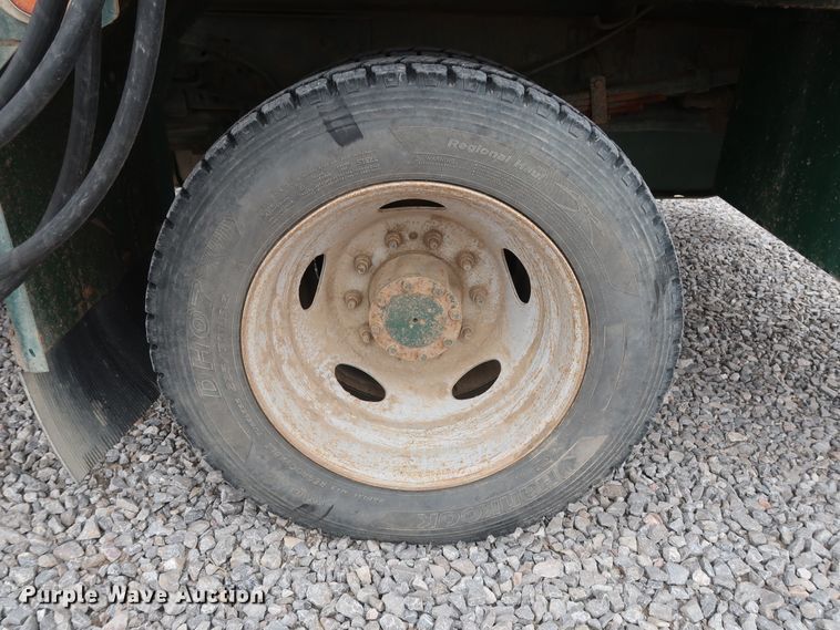 image for item GD9979 2012 Ford F550 Super Duty XL SuperCab flatbed treater truck