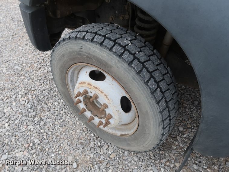 image for item GD9979 2012 Ford F550 Super Duty XL SuperCab flatbed treater truck