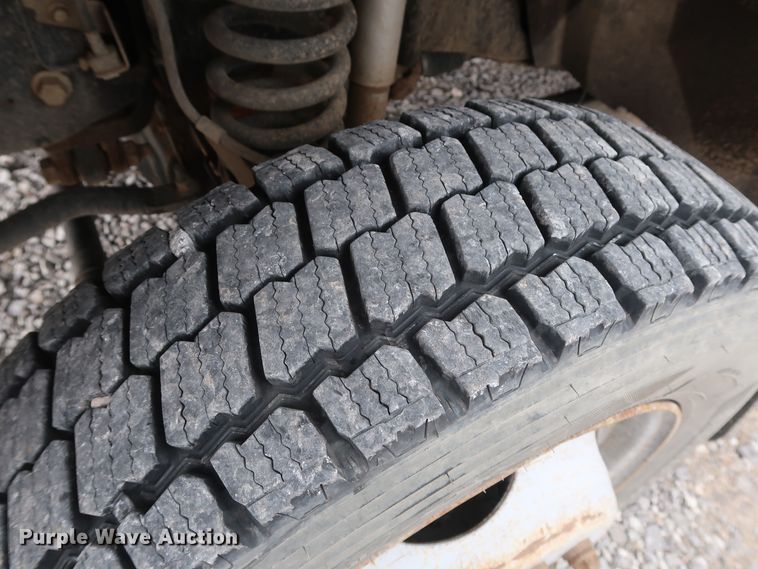 image for item GD9979 2012 Ford F550 Super Duty XL SuperCab flatbed treater truck